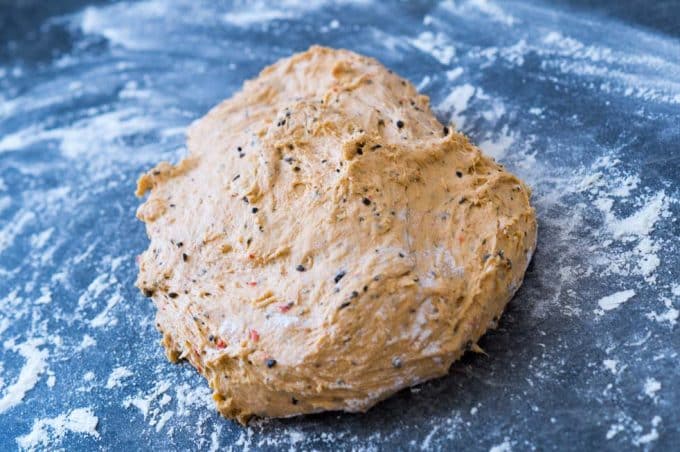 Mediterrane Brötchen aus dem Thermomix® 4 Teig nach dem Kneten