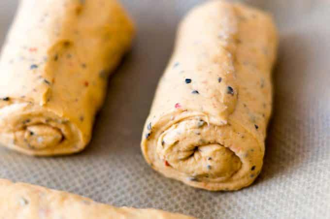 Mediterrane Brötchen aus dem Thermomix® 6 Aufgerollte Brötchen