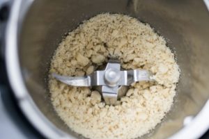 Macadamia Nüsse im Thermomix hacken