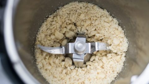 Macadamia Nüsse im Thermomix hacken