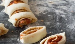 Chili-Cheese-Schnecken aus dem Thermomix vor dem Backen