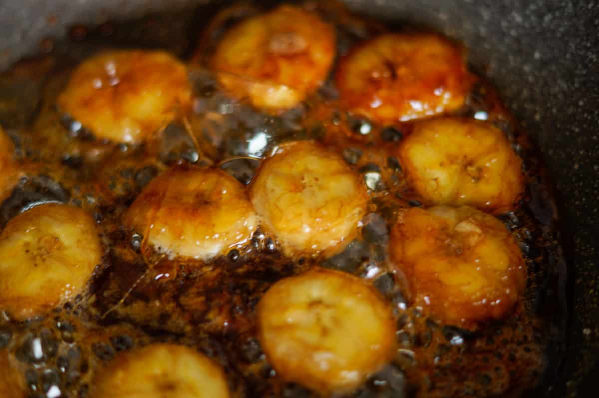 Bananen-Karamell-Schichtdessert aus dem Thermomix® 3 Bananen karamellisieren