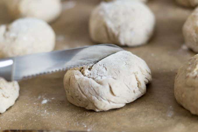 Haselnuss-Brötchen aus dem Thermomix® 6 haselnussbroetchen aus dem thermomix einschneiden