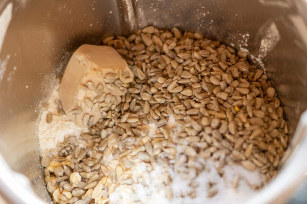 Dinkelbrot Thermomix® (350 g Körner, 100 Min) 7 dinkelbrot weitere zutaten zugeben
