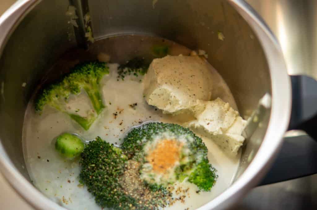 Brokkolisuppe Thermomix® (4 Portionen, 25 Min, cremig) 10 zutaten brokkolisuppe mixtopf 1