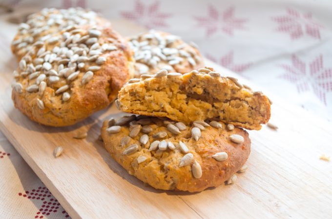 Low-Carb-Eiweiß-Brötchen aus dem Thermomix® 1 Low-Carb-Eiweiß-Brötchen mit Käse aus dem Thermomix®