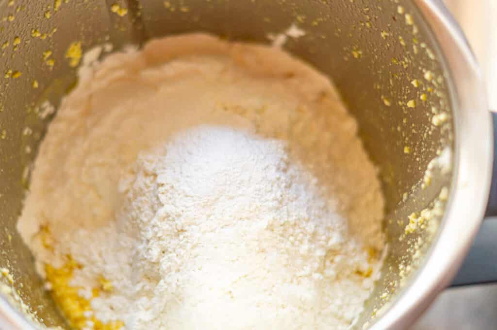 Varoma® Zitronenkuchen aus dem Thermomix® 8 mehl backpulver salz mixtopf
