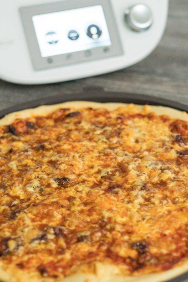 Weltbester Pizzateig aus dem Thermomix® - gelingsicher & super schnell Weltbester Pizzateig aus dem Thermomix® - gelingsicher & super schnell