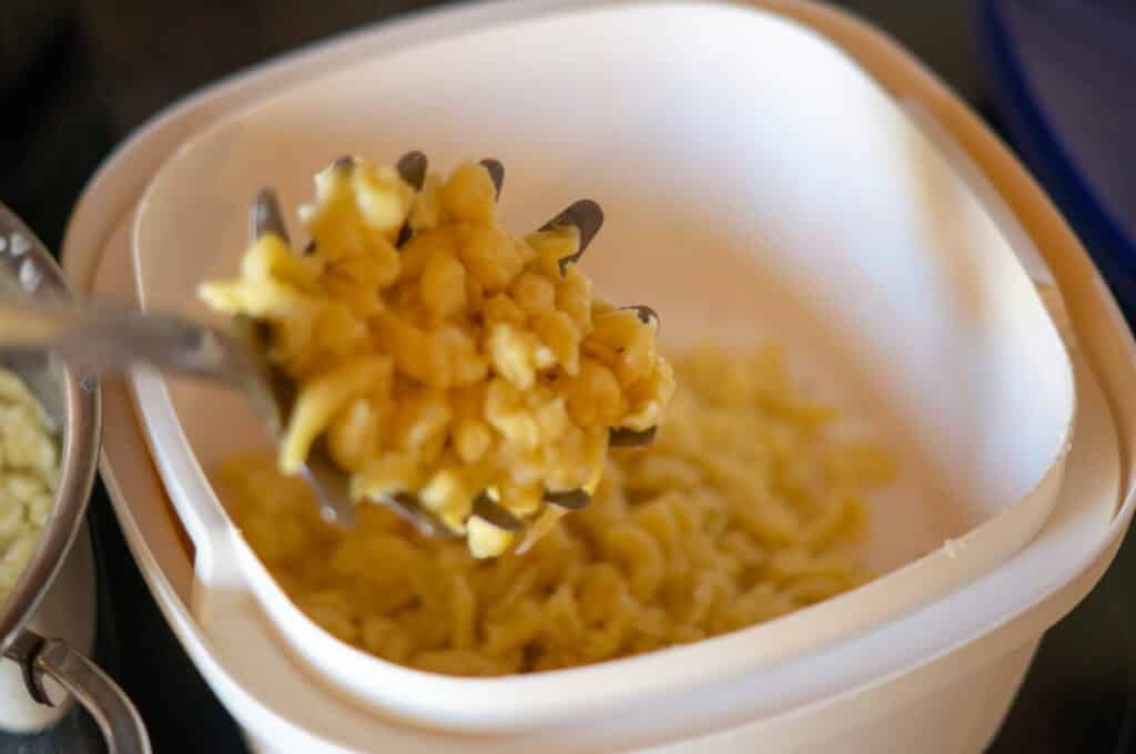 Spätzleteig Thermomix® (4 Portionen, 25 Min) 14 spatzle in schuessel