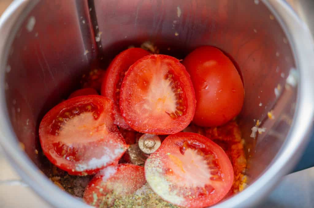 Tomatensauce Thermomix®: 500 g, 25 Min, mit frischen Tomaten 15 tomaten im mixtopf