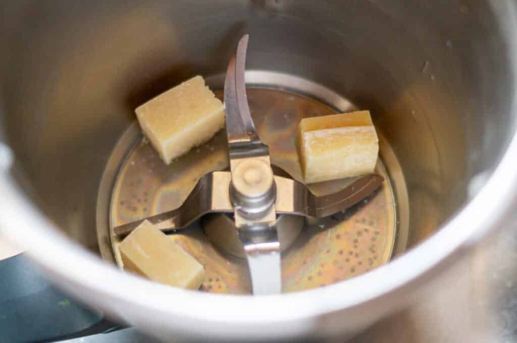 Spaghetti Carbonara aus dem Thermomix® 3 parmesan im mixtopf