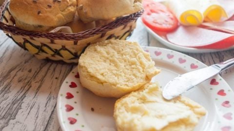 Ruck-Zuck Frühstücksbrötchen aus dem Thermomix® mit Wurst und Käse