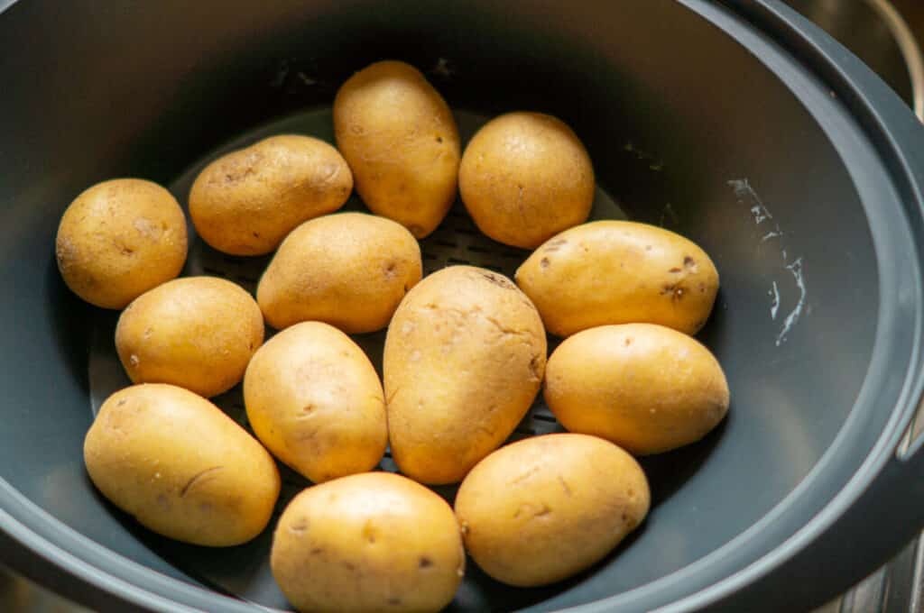 Bunter Kartoffelsalat aus dem Thermomix® 7 kartoffeln im varoma des thermomix