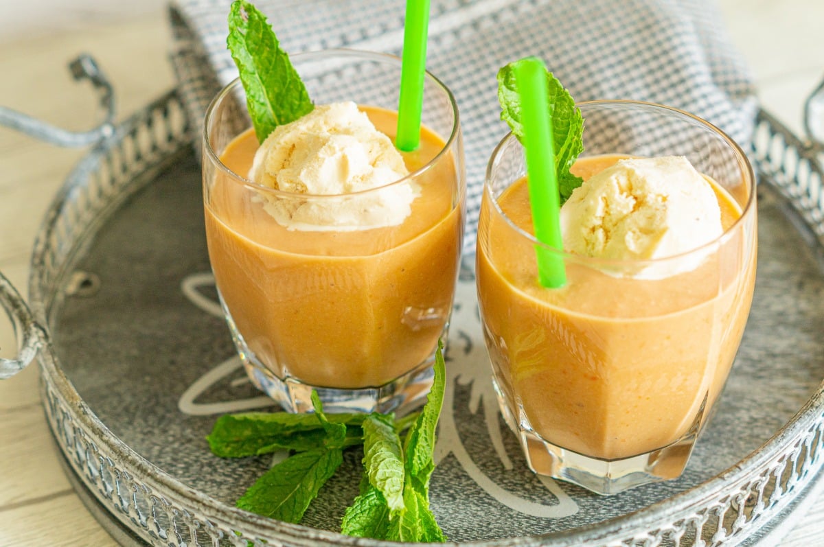 Aprikosen-Bananen-Mandel-Smoothie aus dem Thermomix® 1 Aprikosen-Bananen-Mandel-Smoothie aus dem Thermomix®