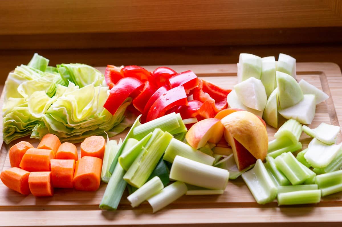 Rohkostsalat Thermomix®: 4 Portionen, 25 Min, bunt + knackig 7 gemuese vorbereitet