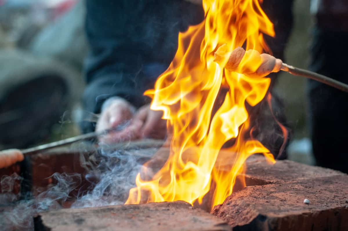 Thermomix® Stockbrot über dem Feuer grillen