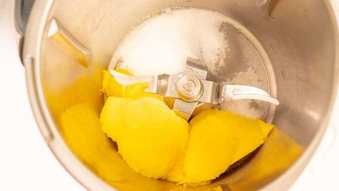 Deutschland-Glasdessert aus dem Thermomix® 3 Mangopüree im Thermomix®