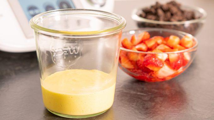 Deutschland-Glasdessert aus dem Thermomix® 4 Vanillecreme im Thermomix®