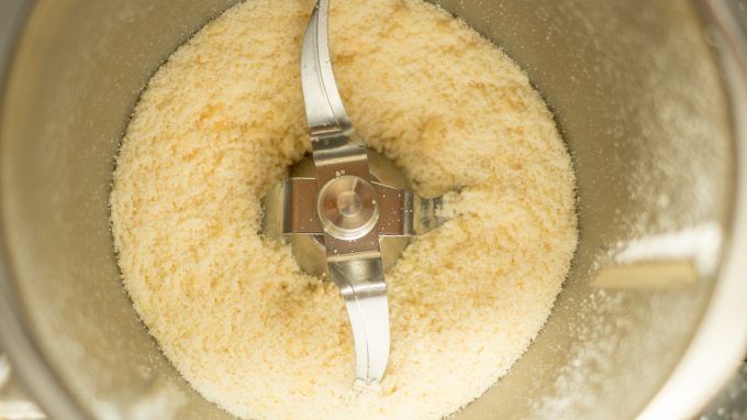Parmesan-Walnuss-Aufstrich Thermomix®: würzig in 10 Min. 5 Parmesan zerkleinern im