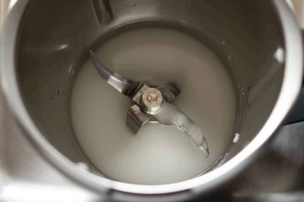 Limoncello Thermomix®: 20 Gläser, 600 g Zitronen, 7 Tage 14 wasser und zucker im mixtopf