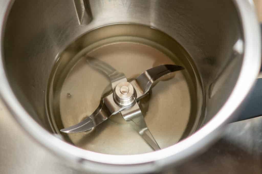 Rhabarber-Vanille-Likör aus dem Thermomix® 5 zuckersirup mixtopf thermomix