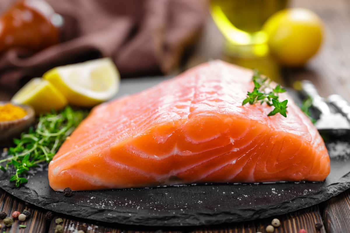 Nudeln mit Lachs Thermomix: Varoma trennt Garvorgänge 2 Lachsfilet vorbereiten