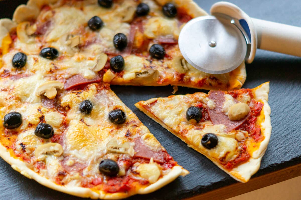 Knoblauch im Thermomix® · Saison plus 171 Rezepte 57 Pfannen-Pizza aus Pizzateig ohne Hefe aus dem dem Thermomix®