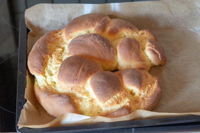 Osterzopf Thermomix®: saftig mit Sauerrahm 8 Osterzopf aus dem thermomix gebacken