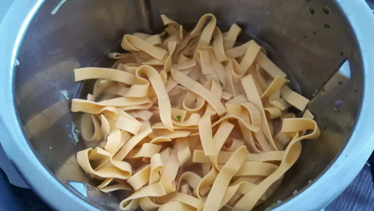Tagliatelle mit Chinakohl aus dem Thermomix® 6 Bandnudeln kochen im Thermomix