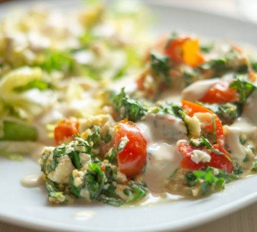 Tomaten-Rucola-Omelett mit Senfcreme