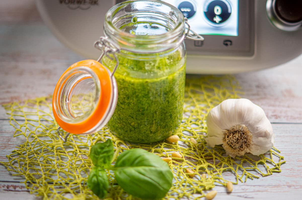 Basilikum Pesto aus dem Thermomix®