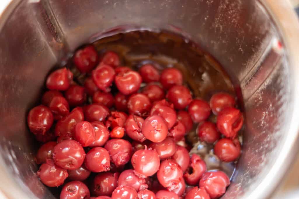 Kirschen blitzschnell entsteinen im Thermomix® 4 kirschkompott kirschen im mixtopf