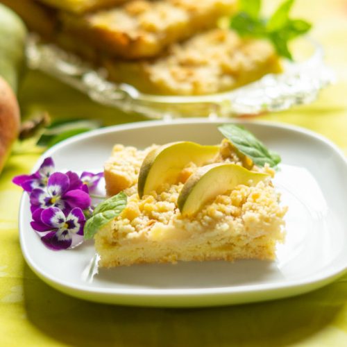 Birnen-Mandel-Kuchen mit Rum-Streuseln aus dem Thermomix®