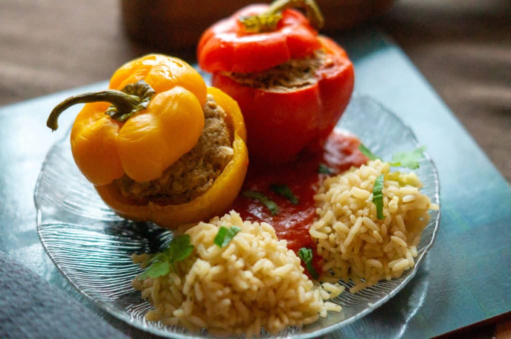 Gefüllte Paprika Thermomix®: Varoma, Reis, Sauce 1 Gefüllte Paprikaschoten mit Reis und Tomatensauce aus dem Thermomix®
