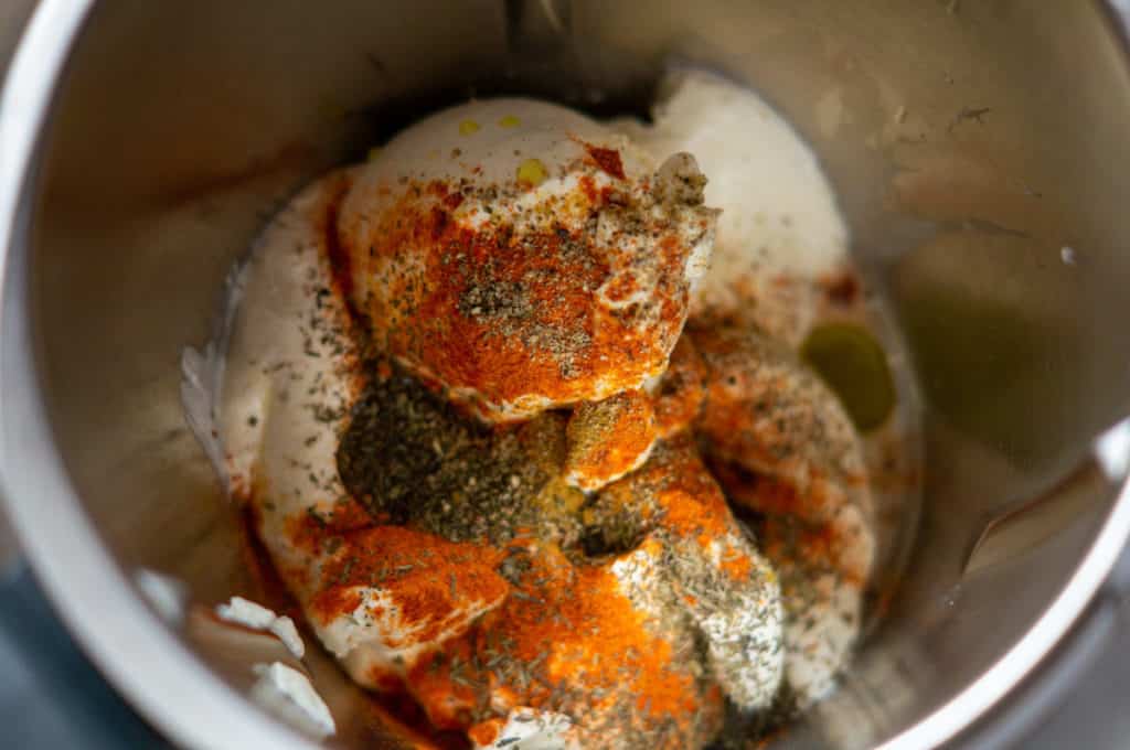 Gyros-Salat aus dem Thermomix® 10 gyrossalat joghurt dressing im mixtopf