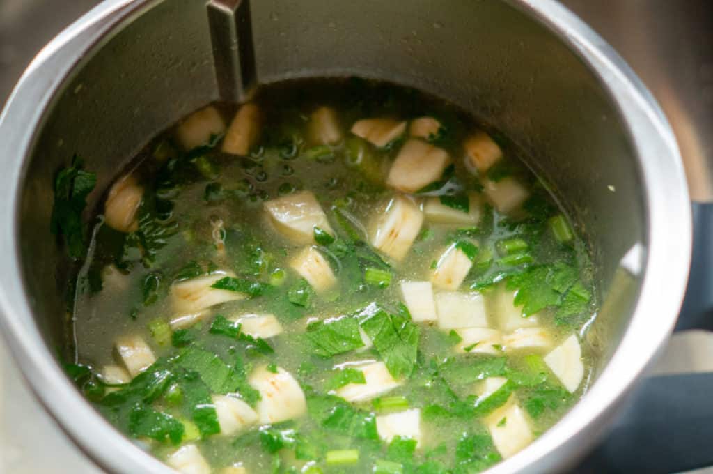Hühnersuppe Thermomix® (800 g Keulen, Varoma, 70 Min) 9 haenchensuppe im thermomix