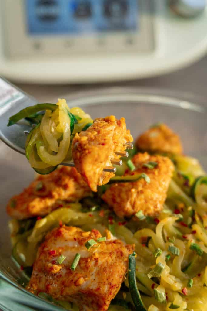 Tikka-Masala-Hähnchen mit Zucchininudeln aus dem Thermomix® 12 huenchen mit zucchininudeln aus dem thermomix