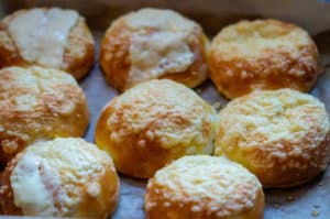 Käsebrötchen aus dem Thermomix im Backofen