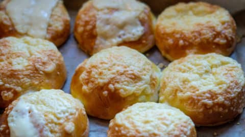 Käsebrötchen aus dem Thermomix im Backofen