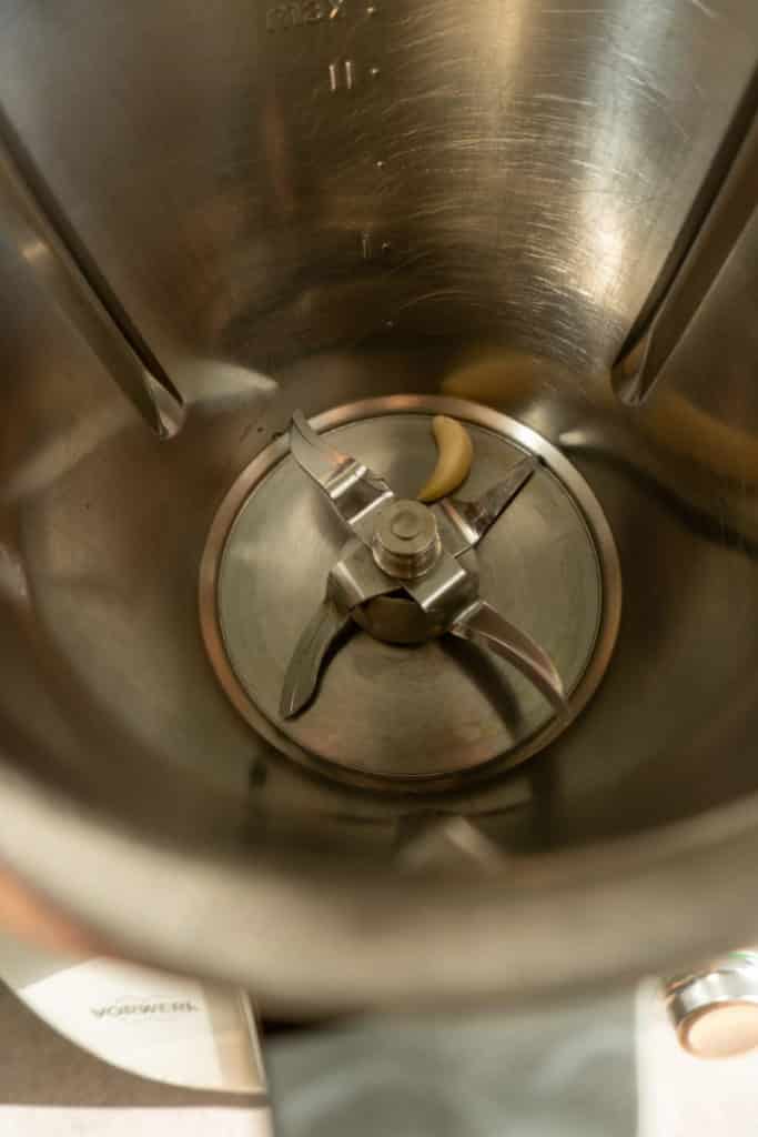 Tikka-Masala-Hähnchen mit Zucchininudeln aus dem Thermomix® 8 knoblauchzehe im mixtopf thermomix