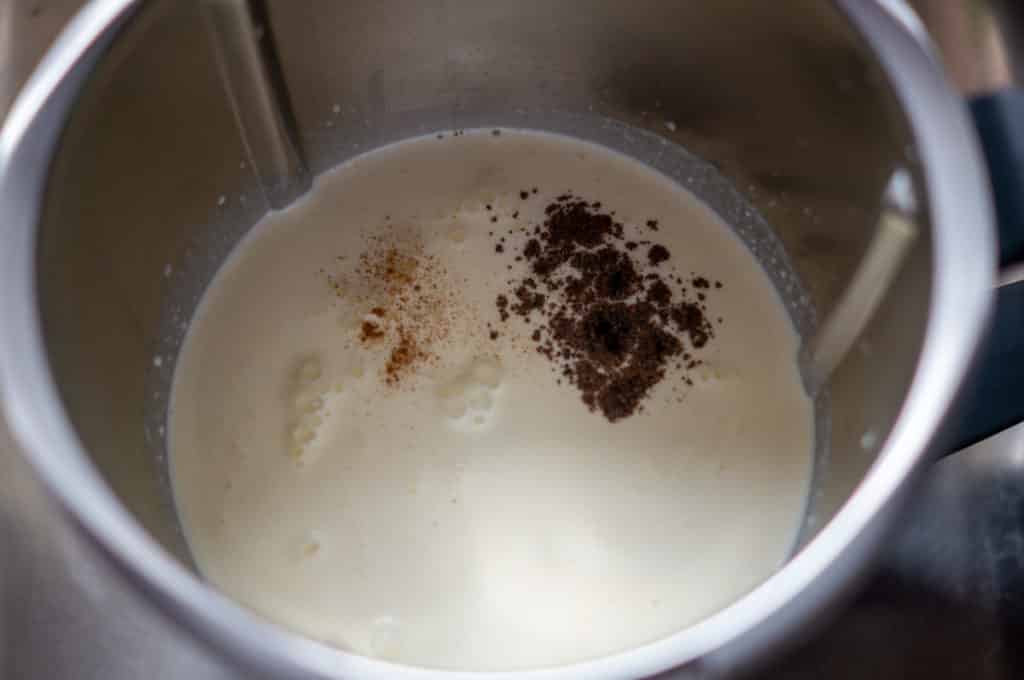 Grießbrei Thermomix®: Klümpchenfrei dank Linkslauf 6 milch gewuerze im mixtopf