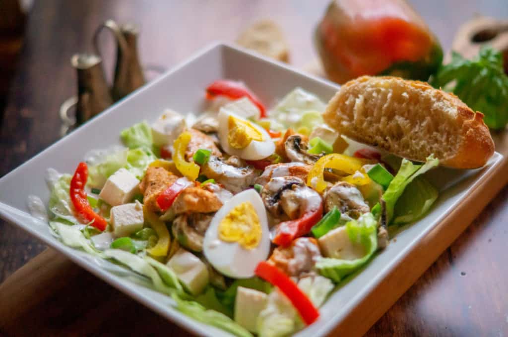 Sattmacher-Salat Thermomix®: 26 g Eiweiß, 35 Minuten 1 Sattmacher-Salat aus dem Thermomix®
