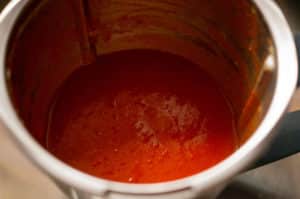 tomatensauce im Mixtopf des Thermomix