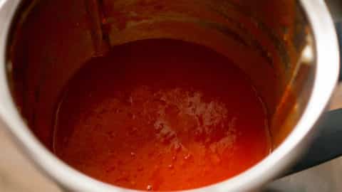 tomatensauce im Mixtopf des Thermomix