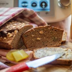 Schnelles Vollkornbrot aus dem Thermomix®