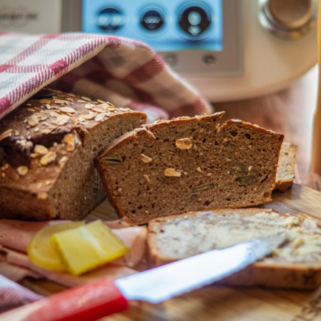 Schnelles Vollkornbrot aus dem Thermomix® • will-mixen.de