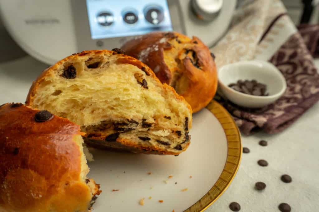 Schokobrötchen Thermomix®: fluffig wie vom Bäcker 1 Schoko-Brötchen aus dem Thermomix®