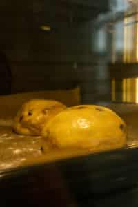Schoko-Brötchen im Ofen