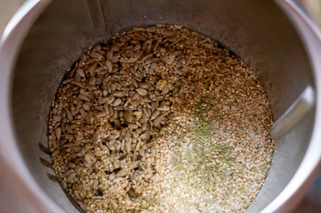 Knäckebrot Thermomix: nach 15 Min schneiden, nicht vorher 7 zutaten knaekebrot im mixtopf