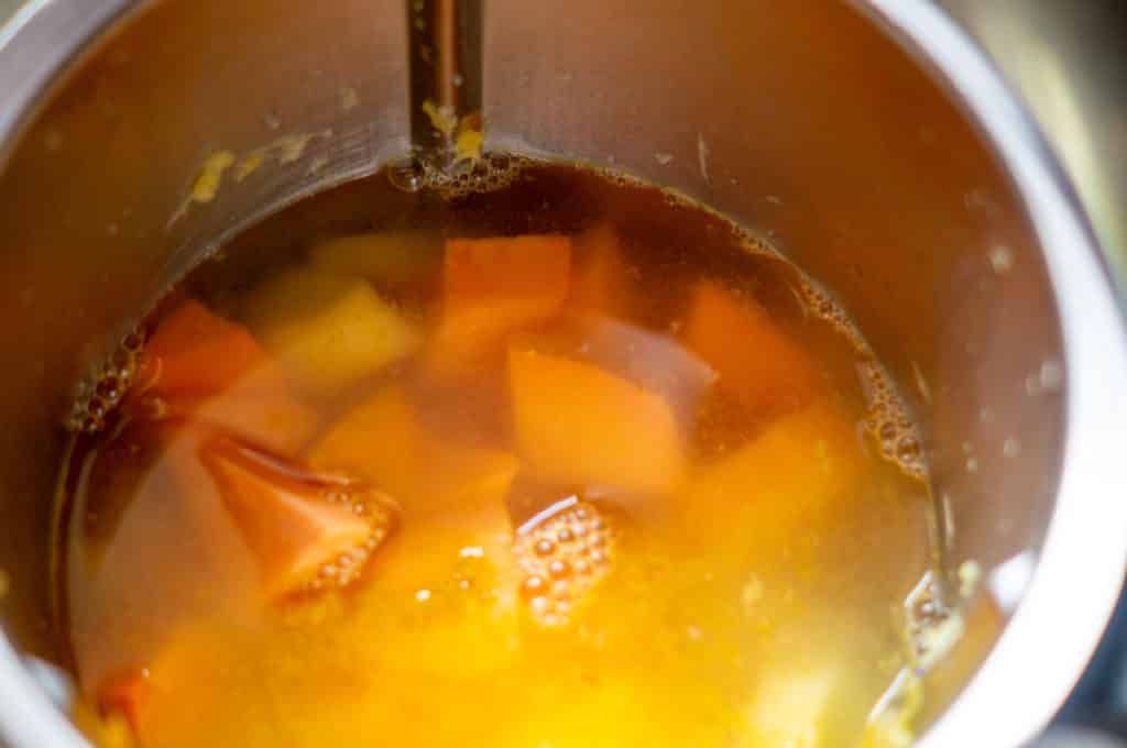 Pastinaken-Karotten Suppe Thermomix®: ohne Sahne cremig 11 Pastinaken Karotten Suppe Suesskartoffel im mixtopf